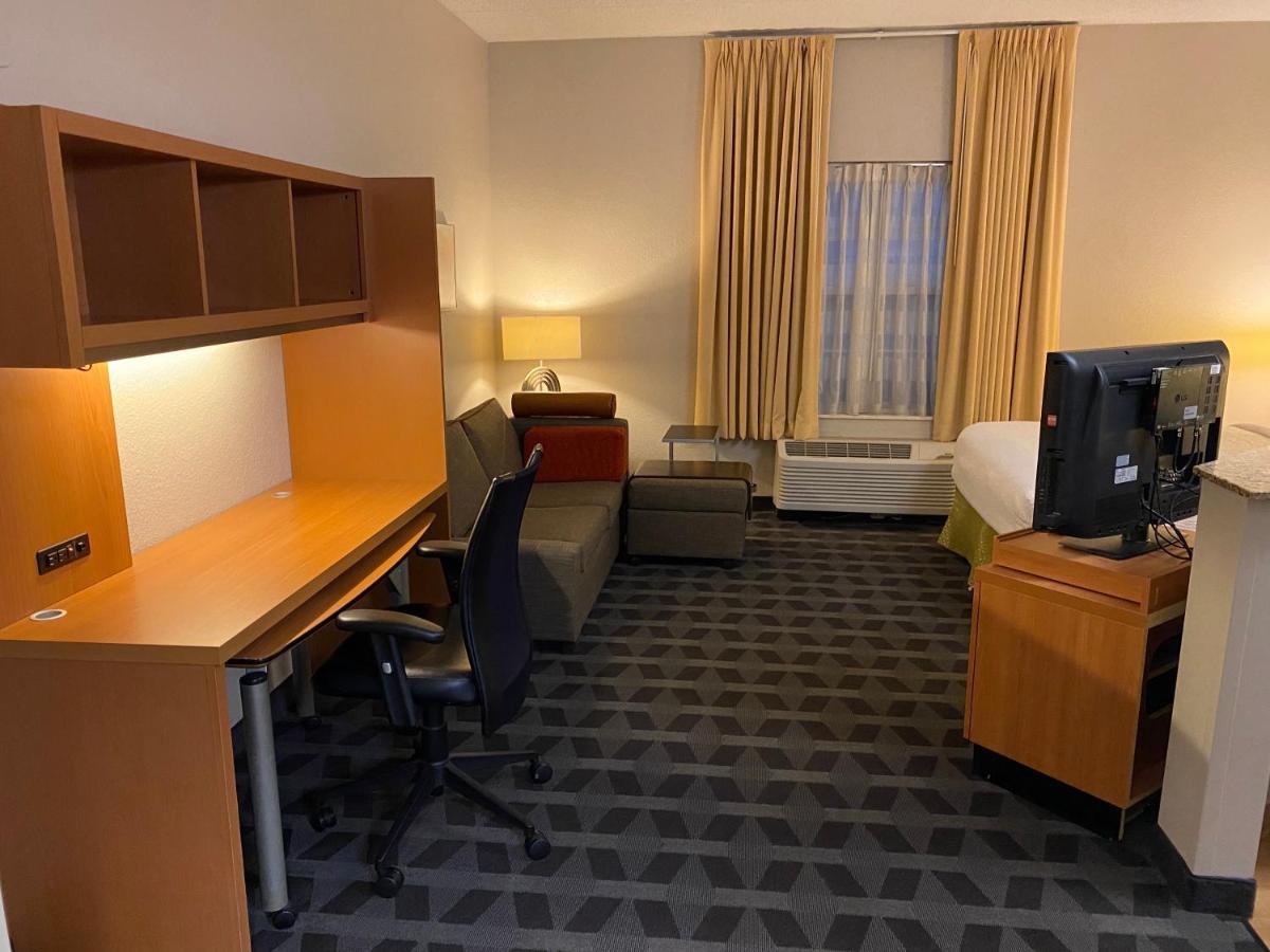 Mainstay Cleveland Airport Hotel