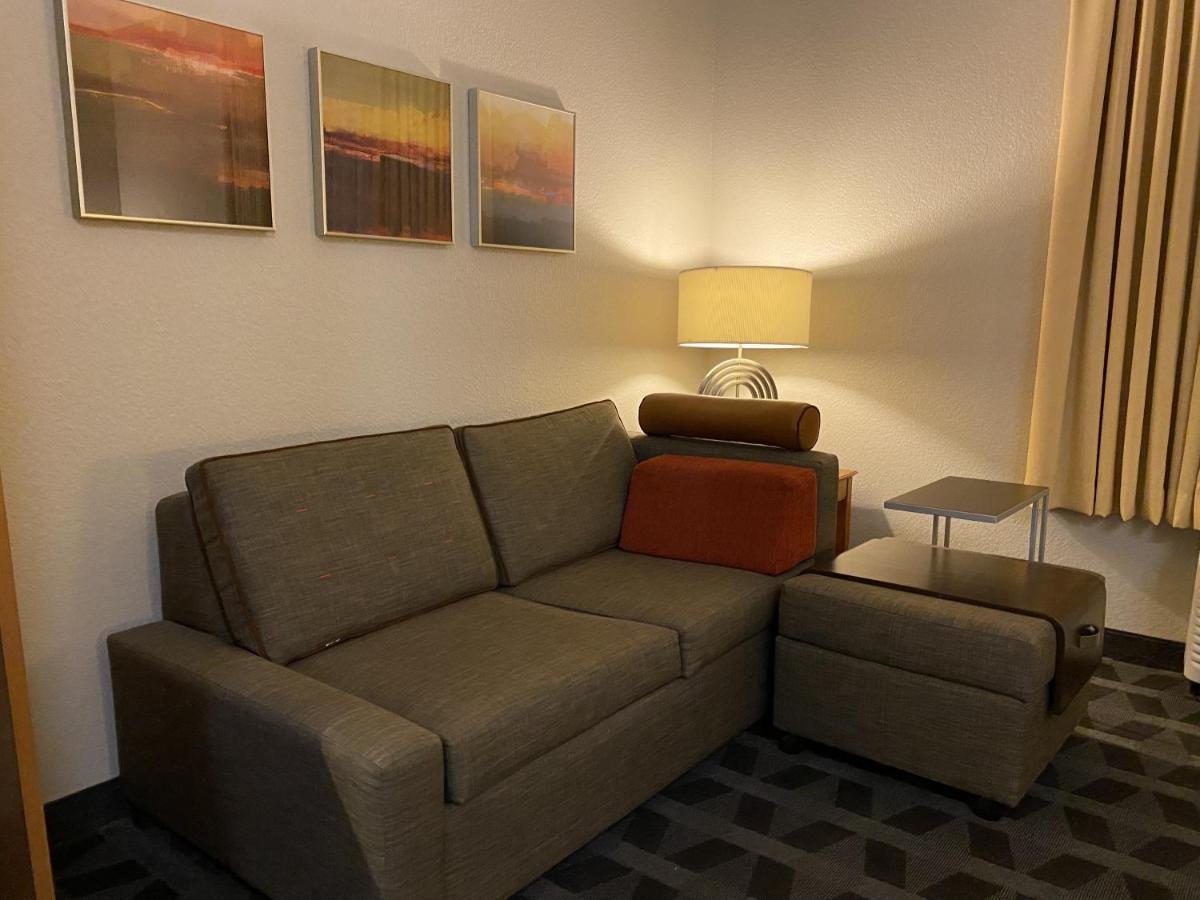 Mainstay Cleveland Airport Hotel 2*