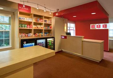 Hotel Mainstay Cleveland Airport 2*