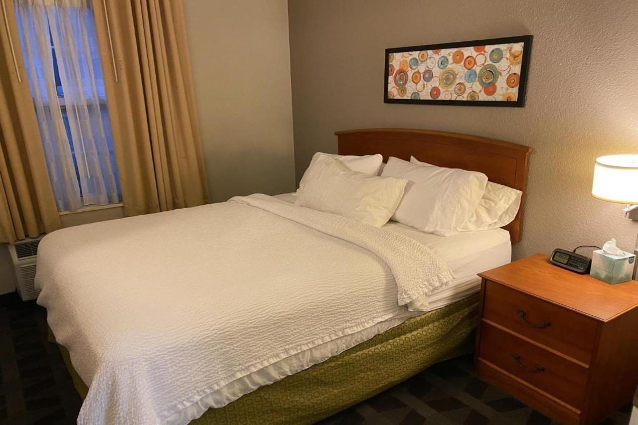 Hotel Mainstay Cleveland Airport 2*