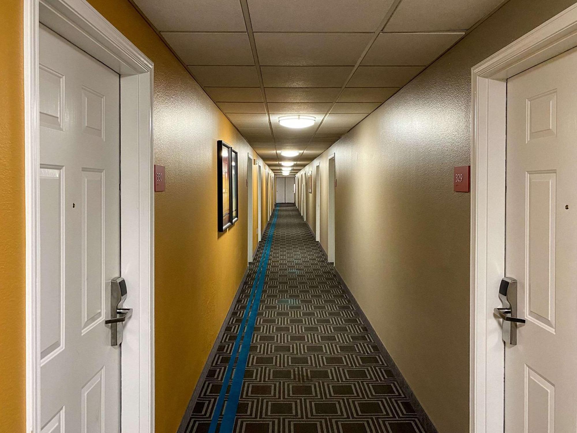 Mainstay Cleveland Airport 2* Middleburg Heights