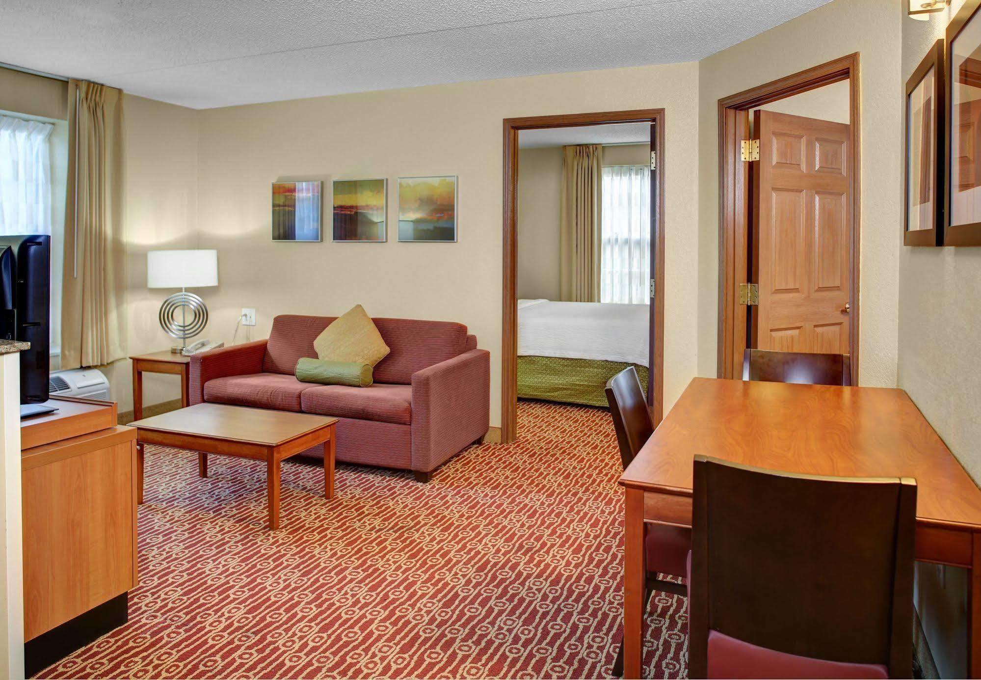 Mainstay Cleveland Airport Hotel